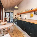 4 Star In Сasa de vacaciones Ålbæk